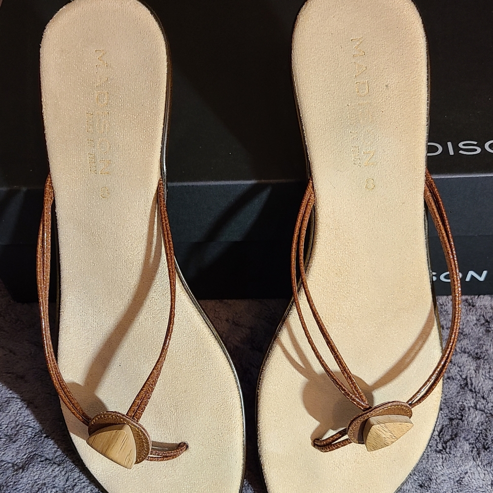 Madison Addison-l tobacco size 8 sandal - Picture 2 of 10